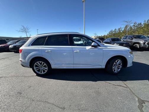 2025 Audi Q7 45 Premium