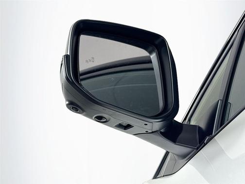 Wind Chill Pearl w/Midnight Black Metallic Roof 2026 Toyota bZ Limited