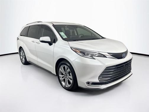 2023 Toyota Sienna Platinum