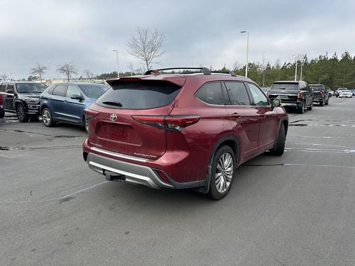 2023 Toyota Highlander Platinum