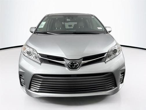 2019 Toyota Sienna XLE