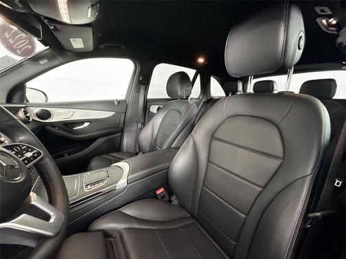 Black 2022 Mercedes-Benz GLC 300 Base