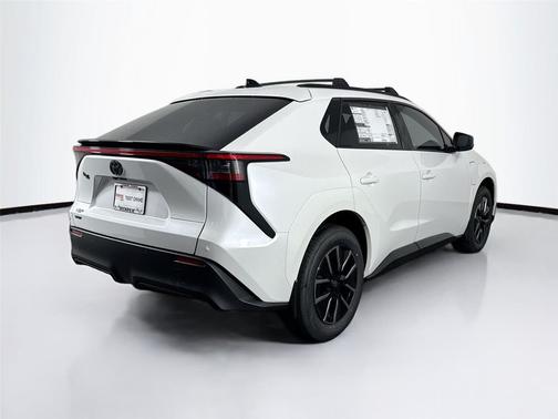 Wind Chill Pearl 2026 Toyota bZ XLE Plus