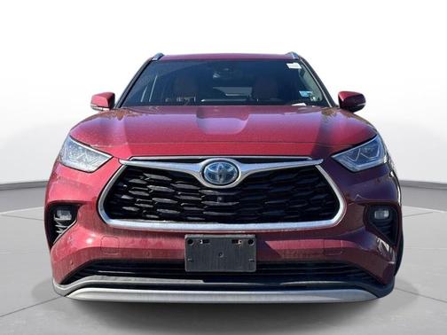 2021 Toyota Highlander Hybrid Platinum