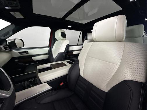 2024 Toyota Sequoia Capstone