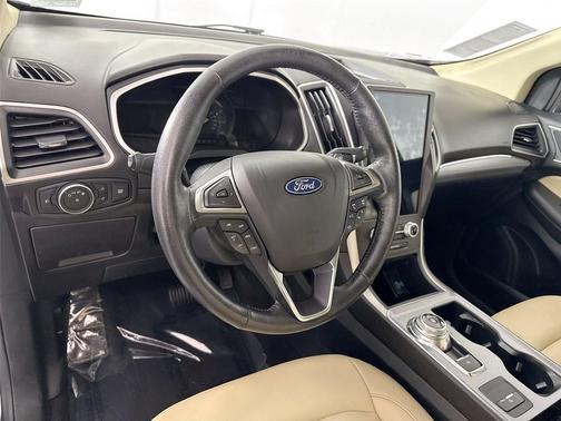 Carbonized Gray Metallic 2021 Ford Edge SEL