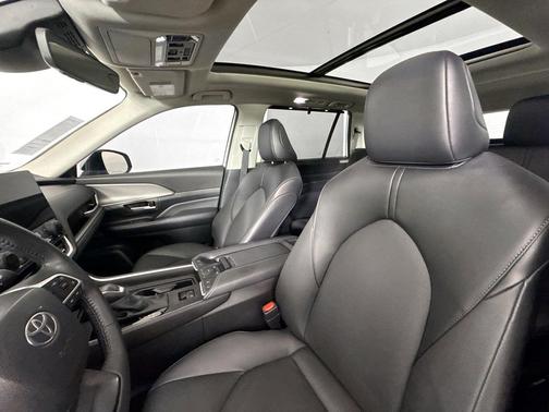 Wind Chill Pearl 2024 Toyota Grand Highlander XLE