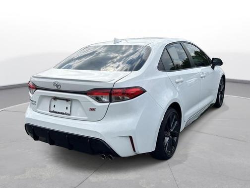 Ice Cap 2023 Toyota Corolla SE