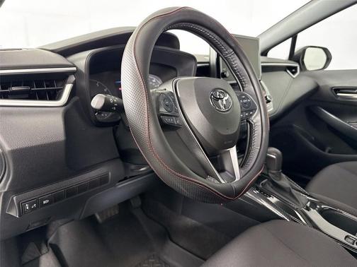 Ice Cap 2023 Toyota Corolla SE