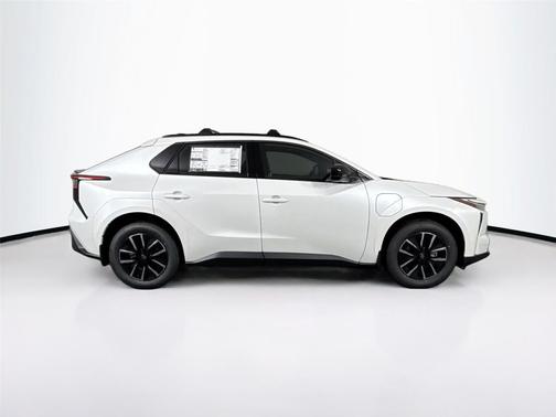 Wind Chill Pearl 2026 Toyota bZ XLE Plus