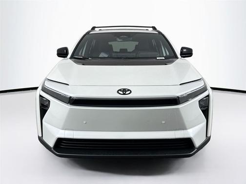 Wind Chill Pearl 2026 Toyota bZ XLE Plus