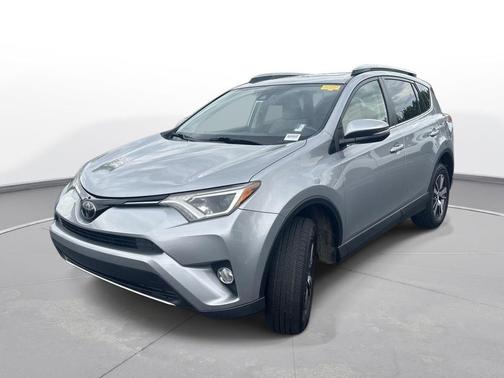 Silver Sky Metallic 2018 Toyota RAV4 XLE