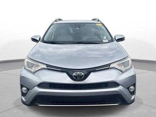 Silver Sky Metallic 2018 Toyota RAV4 XLE