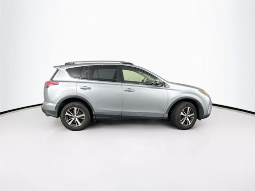 Silver Sky Metallic 2018 Toyota RAV4 XLE