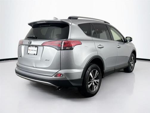Silver Sky Metallic 2018 Toyota RAV4 XLE