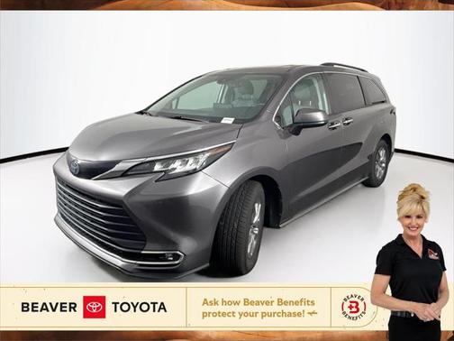 2023 Toyota Sienna XLE 8 Passenger