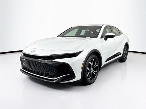 2025 Toyota Crown XLE