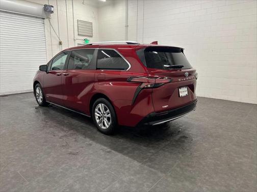 2021 Toyota Sienna Limited 7-Passenger