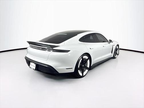 2025 Porsche Taycan 4