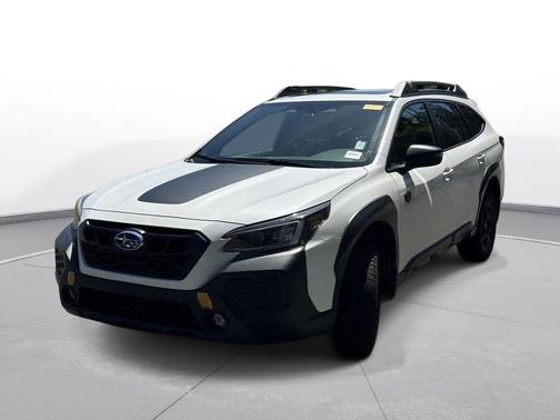 Crystal White Pearl 2025 Subaru Outback Wilderness