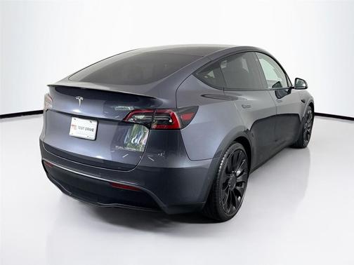 Midnight Silver Metallic 2022 Tesla Model Y Performance Dual Motor All-Wheel Drive