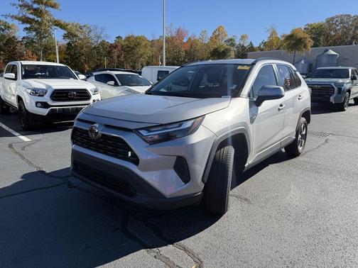 2022 Toyota RAV4 XLE