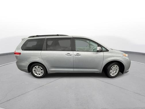 2014 Toyota Sienna XLE