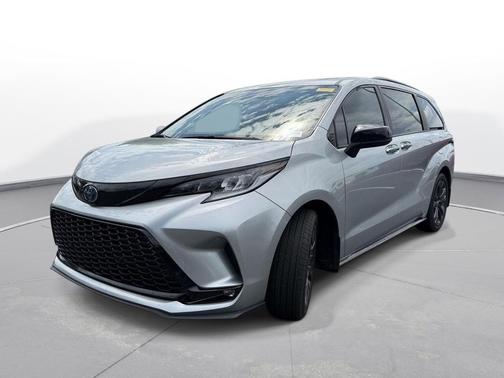 Celestial Silver Metallic 2025 Toyota Sienna XSE 7 Passenger