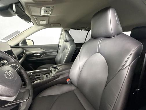 Midnight Black Metallic 2025 Toyota Grand Highlander XLE