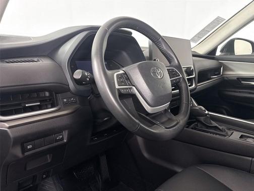 Midnight Black Metallic 2025 Toyota Grand Highlander XLE