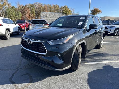 2023 Toyota Highlander LE