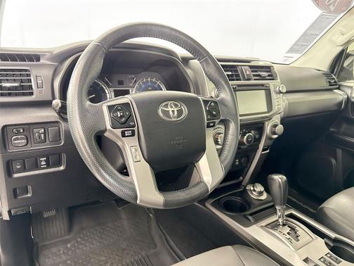 Super White 2019 Toyota 4Runner SR5