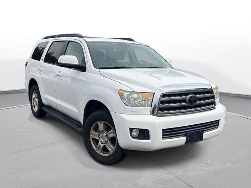 Super White 2016 Toyota Sequoia SR5