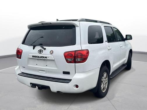 Super White 2016 Toyota Sequoia SR5