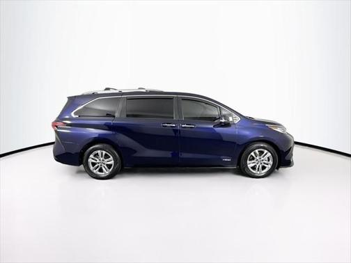 2021 Toyota Sienna Limited 7-Passenger