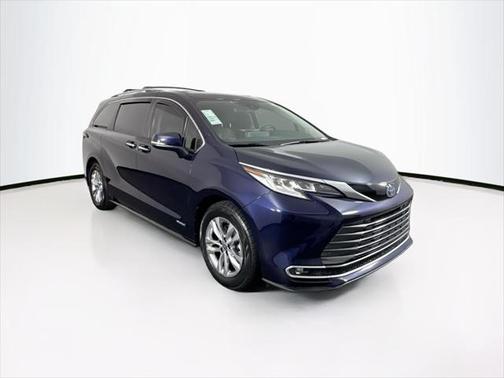 2021 Toyota Sienna Limited 7-Passenger