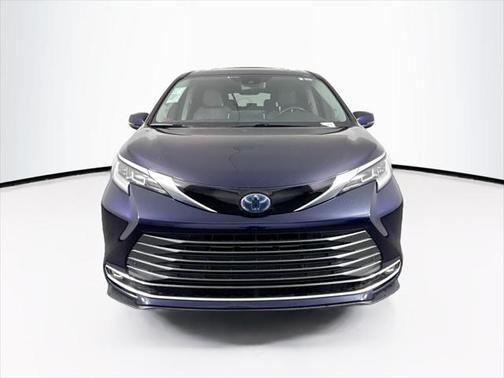 2021 Toyota Sienna Limited 7-Passenger