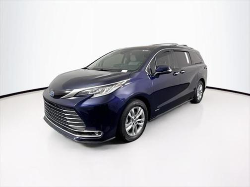 2021 Toyota Sienna Limited 7-Passenger