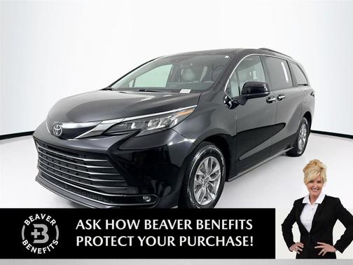Midnight Black Metallic 2026 Toyota Sienna XLE