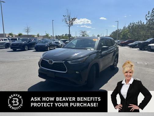 Midnight Black Metallic 2021 Toyota Highlander XLE