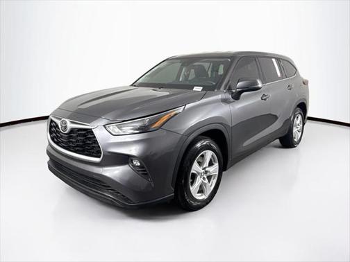 2022 Toyota Highlander LE