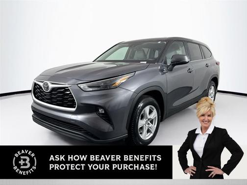 Magnetic Gray Metallic 2023 Toyota Highlander LE