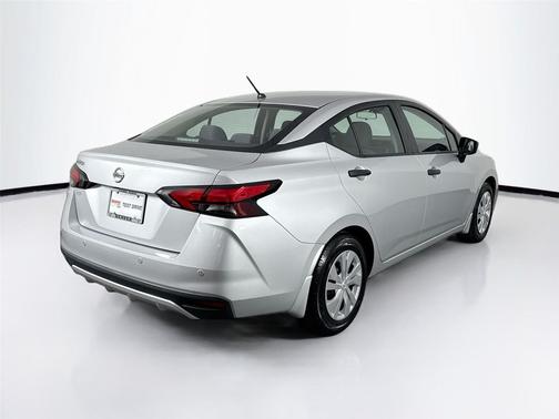 2021 Nissan Versa 1.6 S