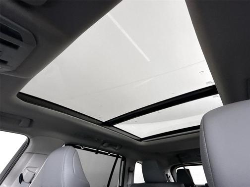 Wind Chill Pearl 2026 Toyota Highlander Platinum