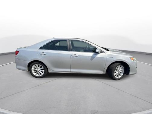 Classic Silver Metallic 2013 Toyota Camry Hybrid XLE