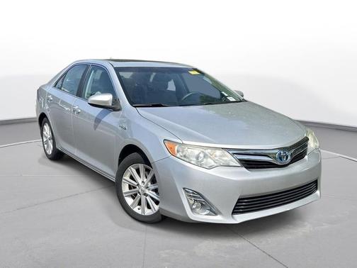 Classic Silver Metallic 2013 Toyota Camry Hybrid XLE