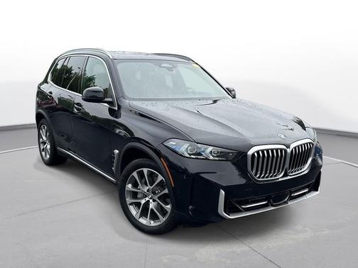 Black Sapphire Metallic 2024 BMW X5 xDrive40i