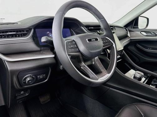 Baltic Gray Metallic Clearcoat 2023 Jeep Grand Cherokee L Limited