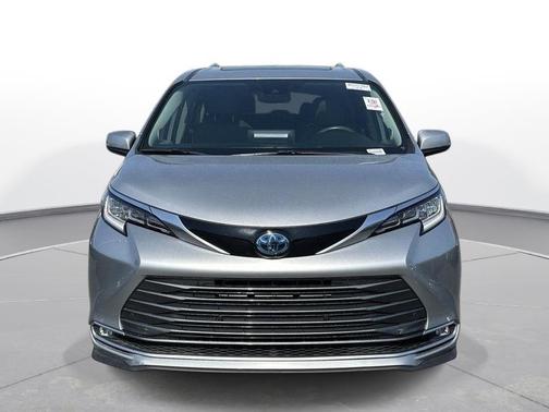 2023 Toyota Sienna Limited
