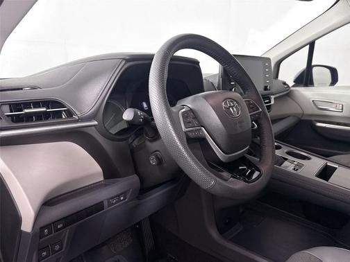 Celestial Silver Metallic 2023 Toyota Sienna Limited